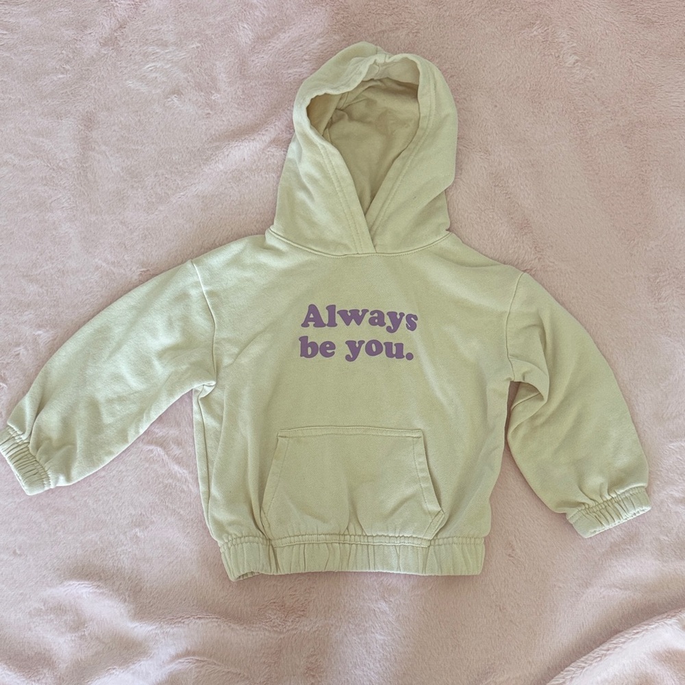 Kids Hoodie ** Bundle 5+ items and name your offer!!! 💖💞